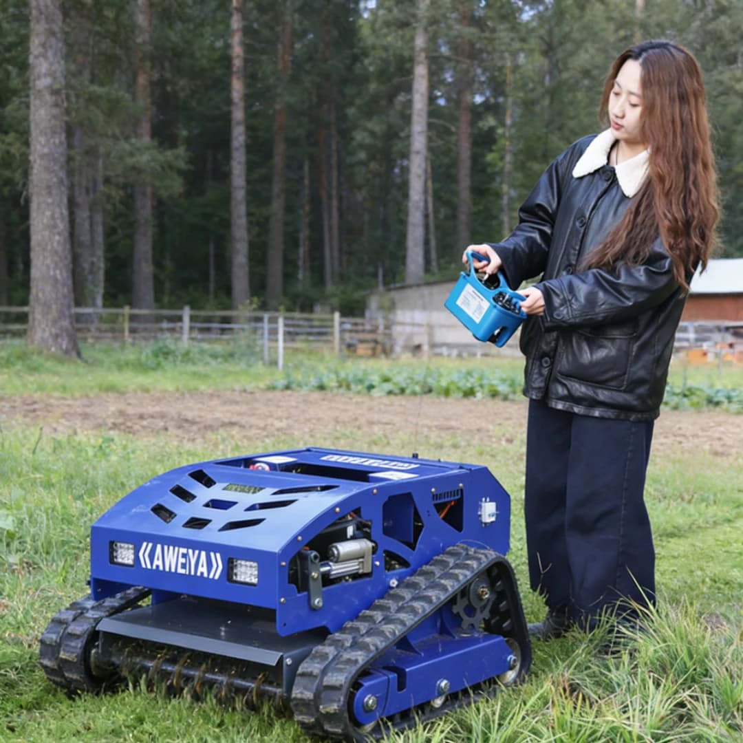 Customized Ce certified 550mm manufacturer sells remote-controlled tracked smart lawn mowers at a low price